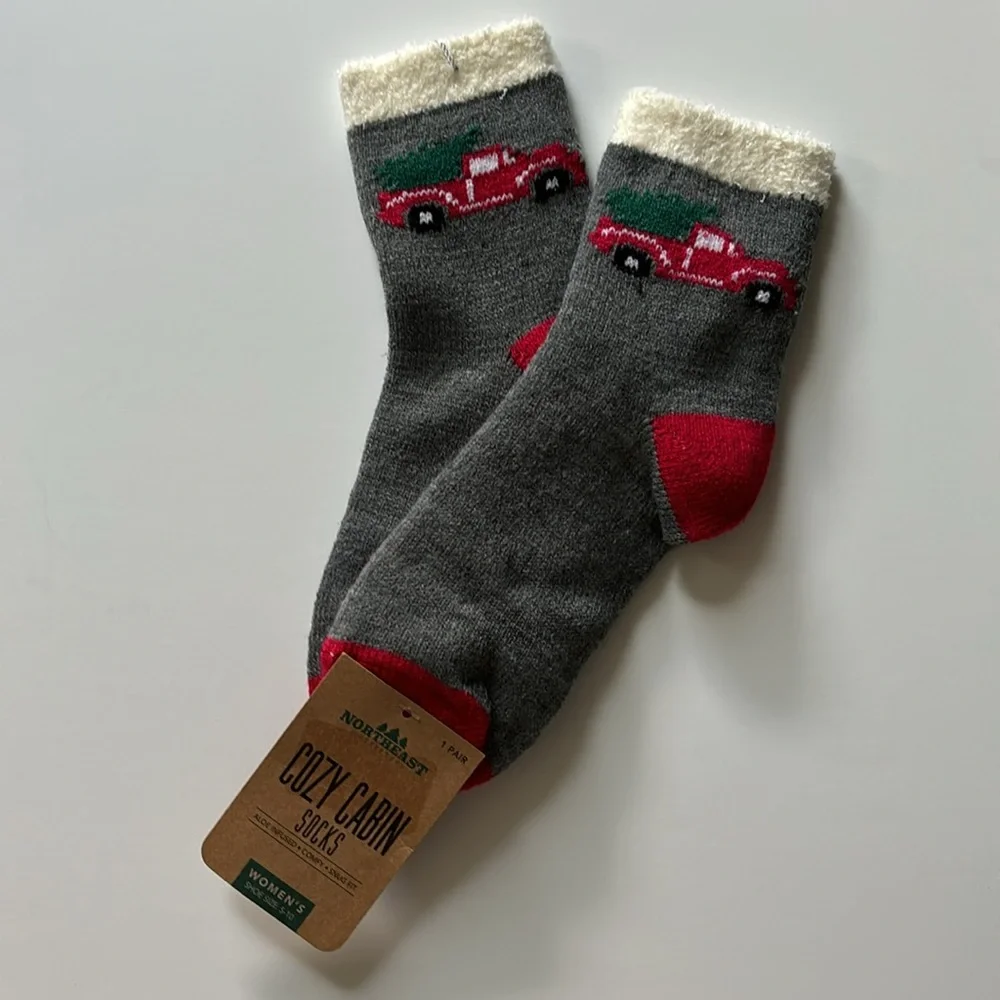 Northeast Outfitters Women’s Christmas Holiday Truck Cozy Cabin Socks